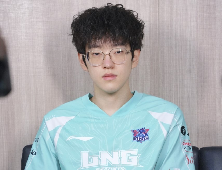 yabo下载地址Scout在IG比赛中势不可挡，战术调整引发热议！的简单介绍